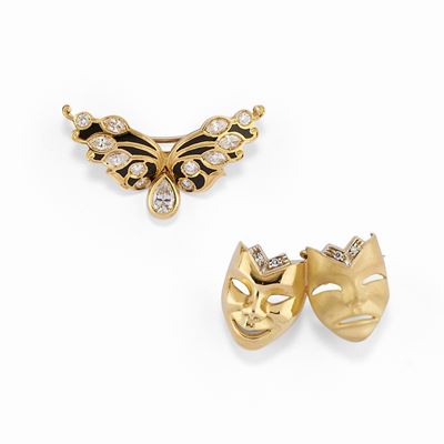 Due spille in oro giallo 18K con diamanti e smalto