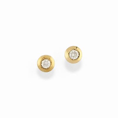 Orecchini in oro giallo 18K con diamanti taglio brillante, ct 0,40