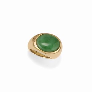 A 18K yellow gold and jade ring, Vhernier circa 1990