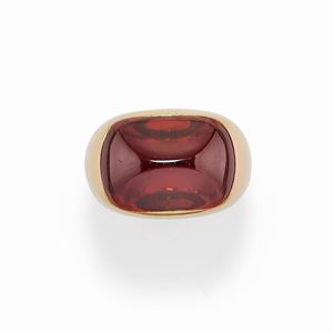 A 18K yellow gold and garnet ring, Pomellato, circa 1990
