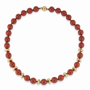 A 18K yellow gold with bloodstone necklace