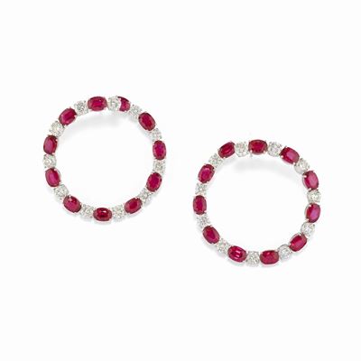 Orecchini, Rubini ovali e Diamanti in oro bianco 18K