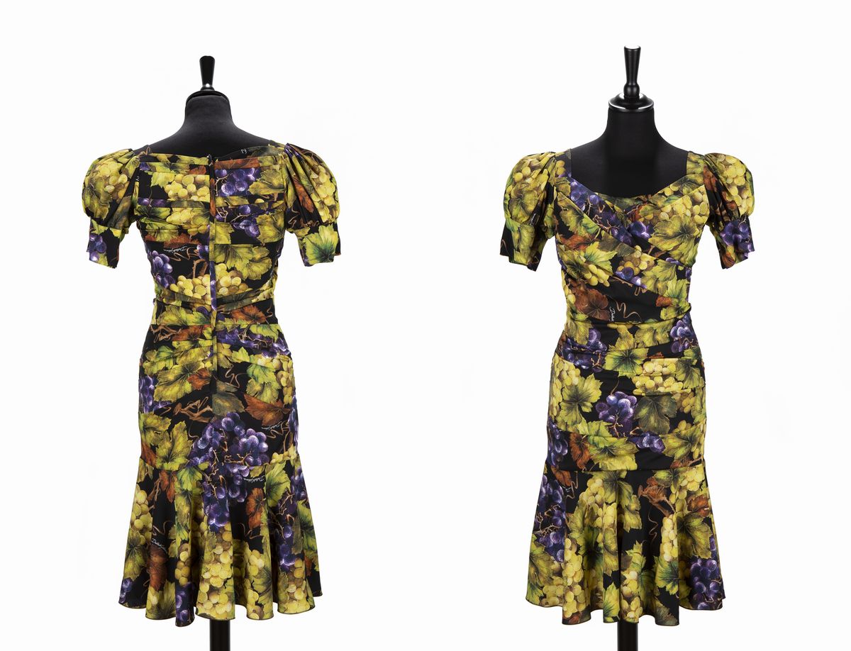 Dolce & Gabbana - Abito corto in seta con stampa di grappoli d'uva
