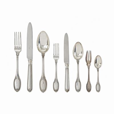 Servizio di posate in argento, composto da sette forchette piccole e grandi, otto forchette da pe...