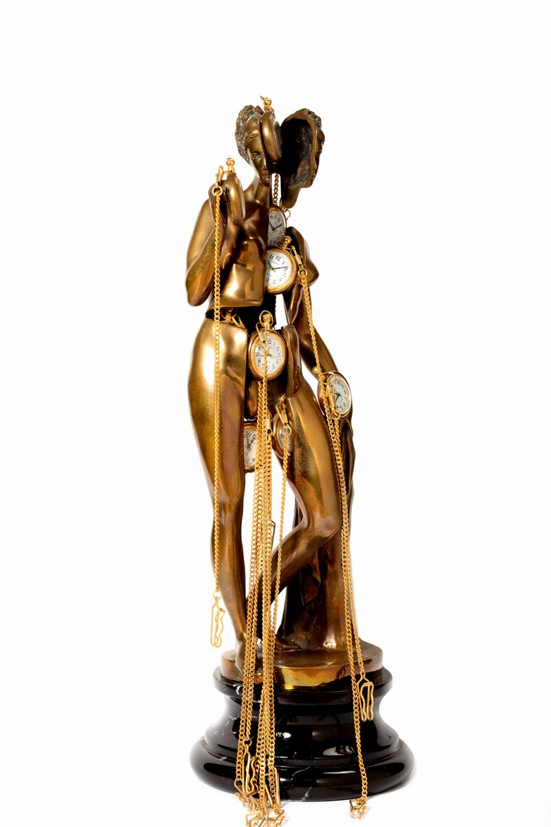 Fernandez Arman - Venere con orologi, bronzo patina bruna e orologi da tasca su base in marmo