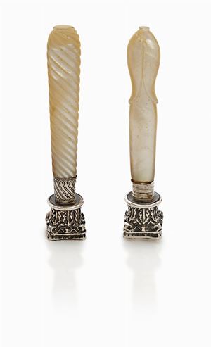 LOTTO DI DUE SIGILLI D’EPOCA IN ARGENTO E MADREPERLA