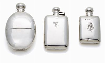 Tre fiaschette da tasca porta liquore in argento, punzoni e epoche diverse