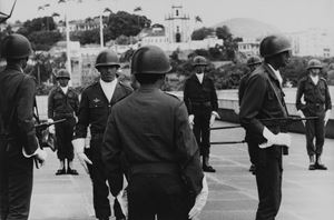 Senza titolo (Uomini armati)