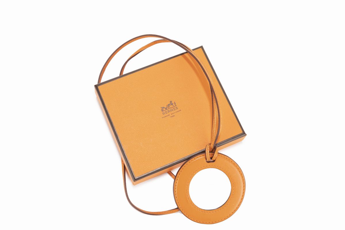 Hermes magnifying store glass necklace