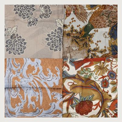 Lotto Composto da Tre Gran Foulard e un Foulard