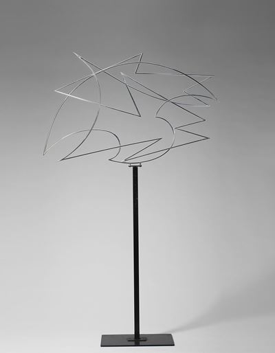 Linea di velocità + forma rumore, ottone cromato, cm 85 x 127 ca.