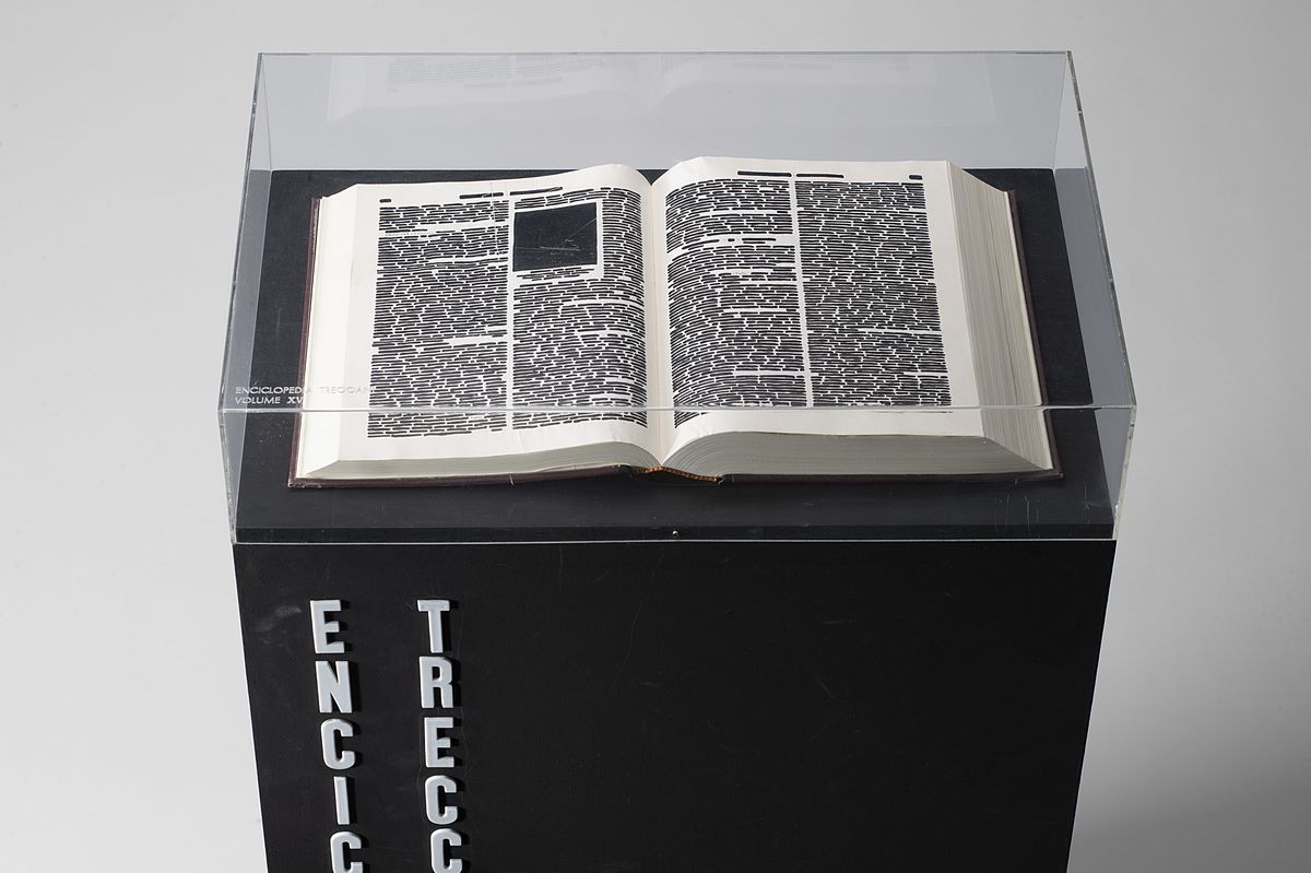 Emilio Isgrò - Volume XV dell'Enciclopedia Treccani. Professore, foglie, china su libro in box di...