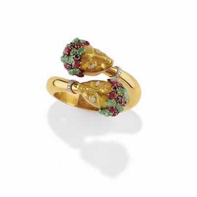 Bracciale in oro bicolore 18K con diamanti, smeraldi, rubini e zaffiri