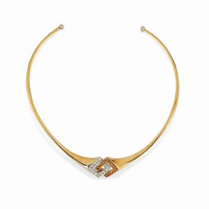 A 18K two-color gold and diamond necklace