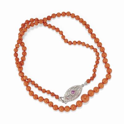 Collana in oro bianco 18K con corallo e rubino
