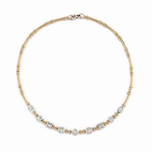  - A 18K two-color gold and diamonds necklace