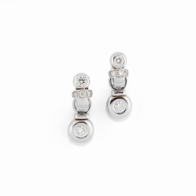 Orecchini in oro bianco 18K con diamanti taglio brillante