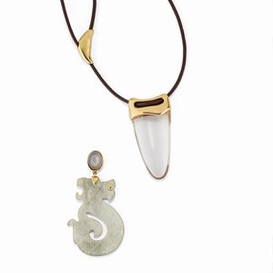 Due pendenti con cristallo di rocca e pietra di luna