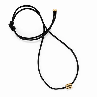 Collana con pendente in oro 18K e cordone di seta nera