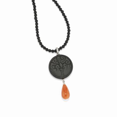 Collana in argento e oro bianco 18K con sfere in onice e corallo