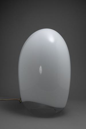 Nessa table lamp