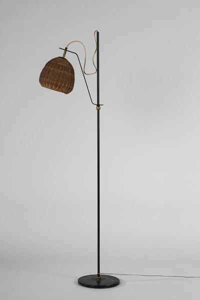 Lampada da terra in metallo con diffusore in midollino di giunco, regolabile in altezza