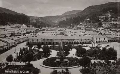 Plaza Major de Cuzco, Perù - Stampa vintage alla gelatina ai sali d'argento su cartolina postale