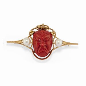 Spilla con corallo e perle