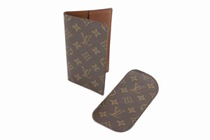 Louis Vuitton - Lotto composto da un porta occhiali e un porta documenti