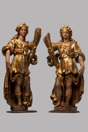 Coppia di angeli reggicero