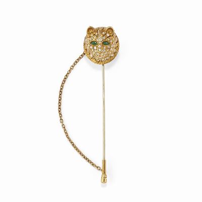 Spilla da giacca in oro giallo 18K con motivi a gatto, diamanti e smeraldi