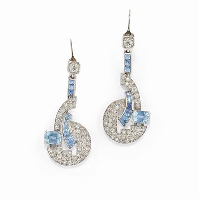 Orecchini pendenti decò in platino e oro bianco, con acquamarine e diamanti