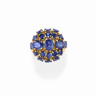 Anello in oro giallo 18K con zaffiri taglio ovale