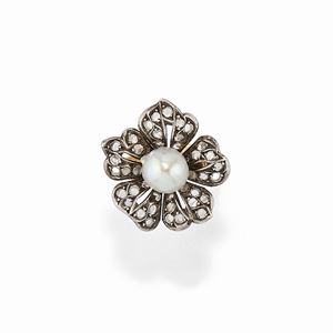 Anello con perla e diamanti