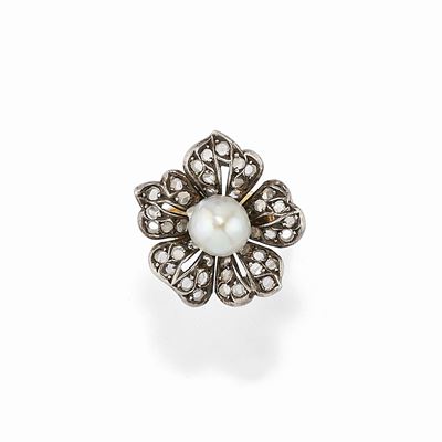 Anello con perla coltivata barocca e diamanti taglio rosa, oro giallo 18K e argento