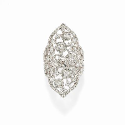 Anello con diamanti, oro bianco 18K, circa 4,00 ct di diamanti