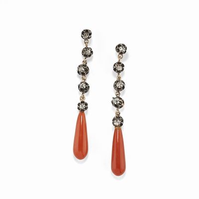 Orecchini pendenti in oro e argento con corallo e diamanti, fine XIX secolo