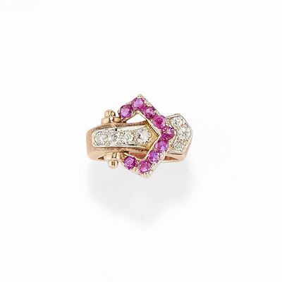 Anello in oro rosso 14K con rubini e diamanti, Francia, circa 1940