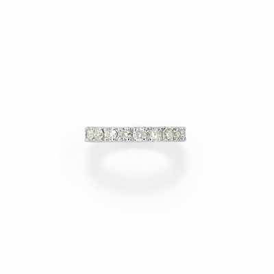 Anello Eternelle in oro bianco 18K con diamanti taglio brillante, ct 2,36