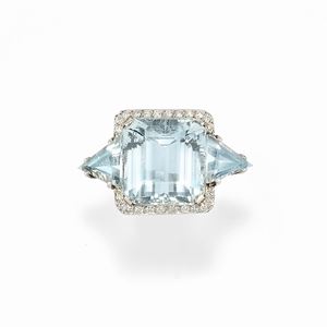  - Anello con acquamarine e diamanti
