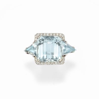 Anello con acquamarine e diamanti, platino
