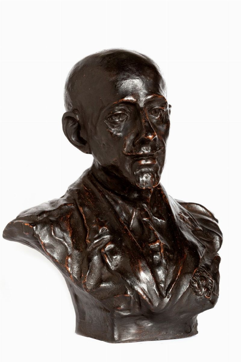 Scuola Italiana del XX Secolo - Ritratto di Gabriele D'Annunzio, scultura in terracotta patinata