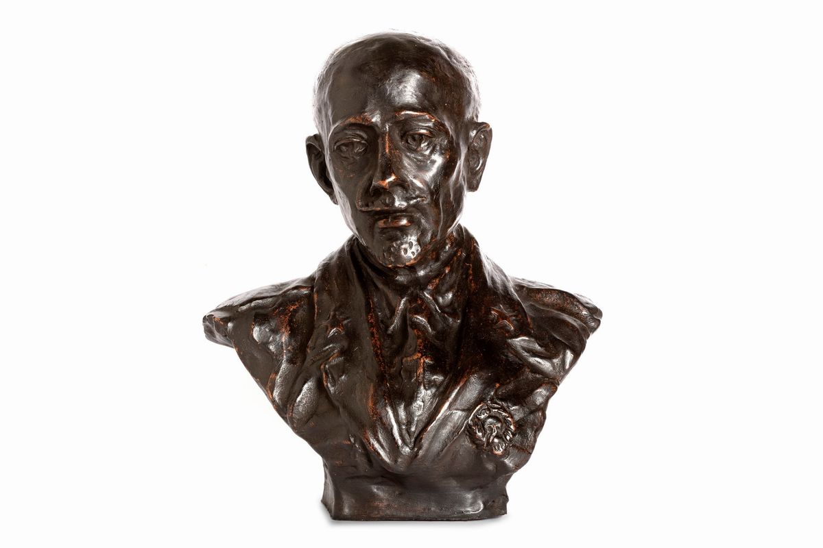 Scuola Italiana del XX Secolo - Ritratto di Gabriele D'Annunzio, scultura in terracotta patinata
