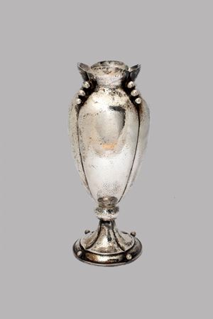 Vase in silver, A. Giacchè Milano