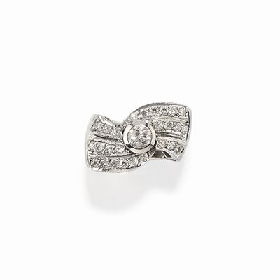 Anello con diamanti, oro bianco 18K, totale ct 1,30