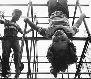 Children playing, anni 1950