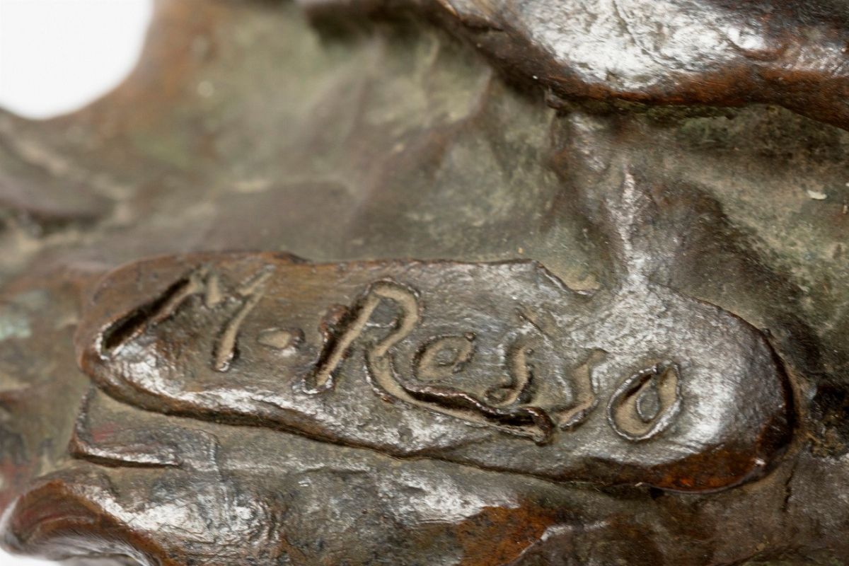 Medardo Rosso - Il Birichino - scultura in bronzo su base in marmo