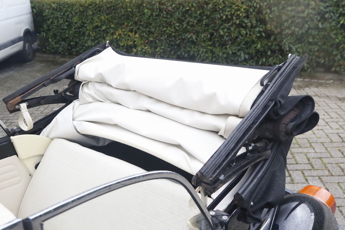Volkswagen - 1303 Cabriolet (typ 15 D 11) (karmann)