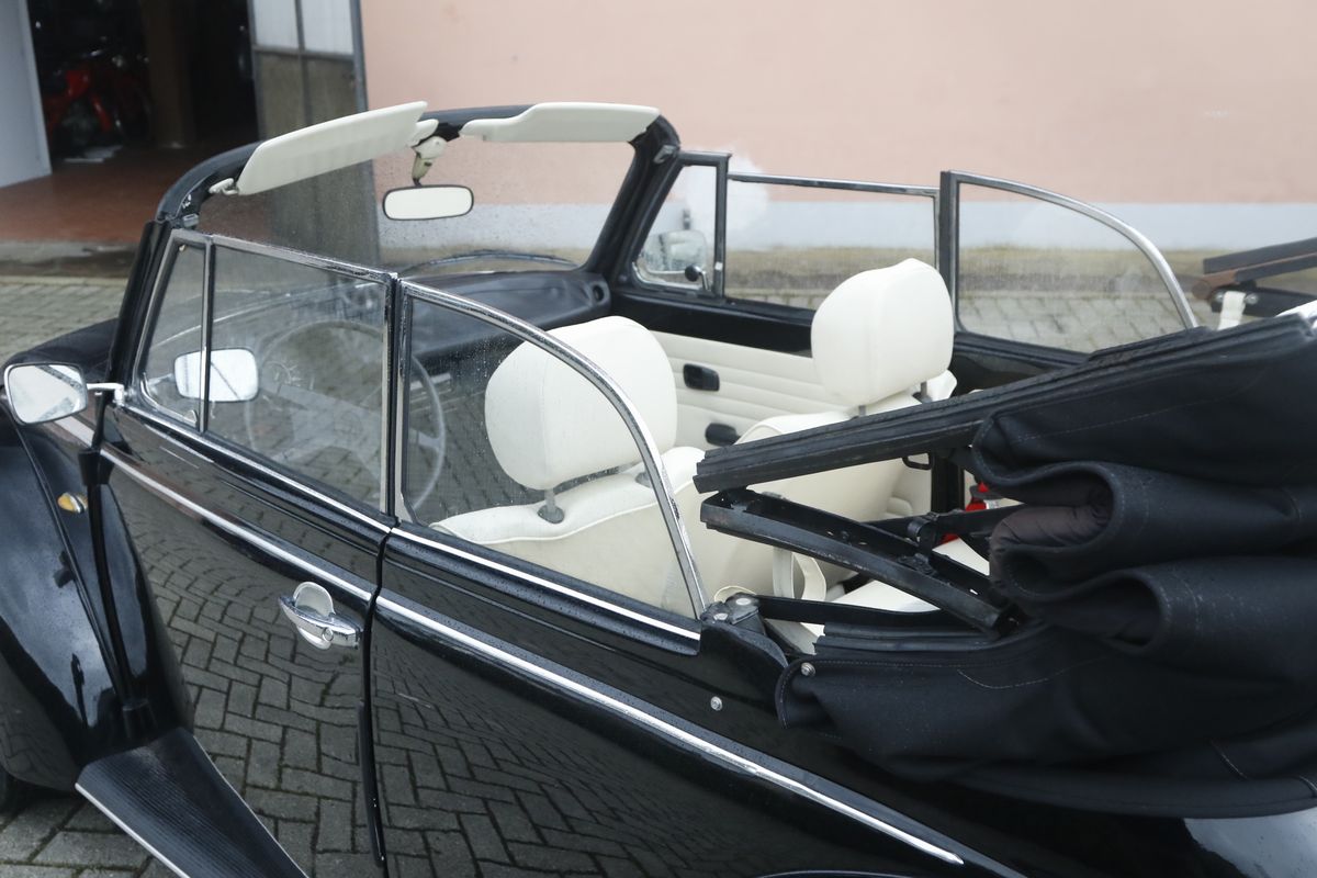 Volkswagen - 1303 Cabriolet (typ 15 D 11) (karmann)