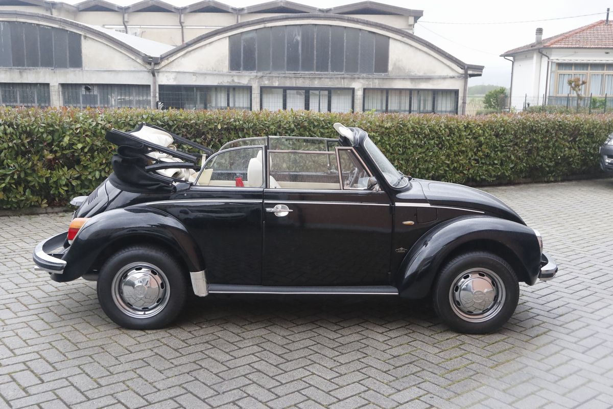 Volkswagen - 1303 Cabriolet (typ 15 D 11) (karmann)